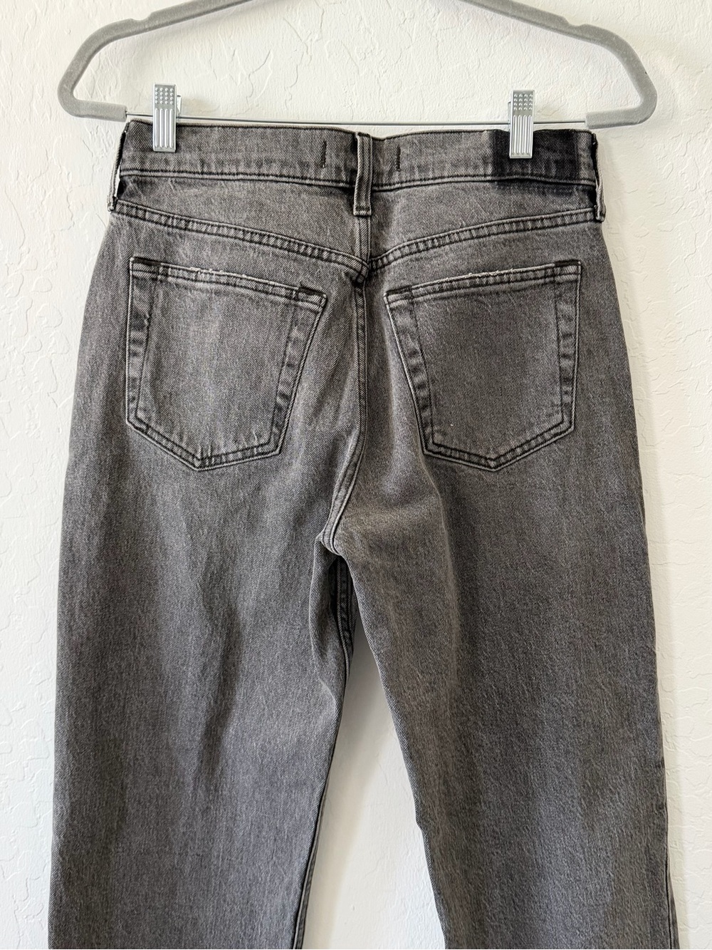 Abercrombie & Fitch The baggy Low Rise Straight-Leg Jeans - Picture 3 of 5